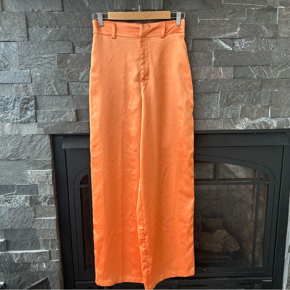 House of Harlow 1960 Orange Wide Leg Pants & Crop Top Set - Picture 6 of 10